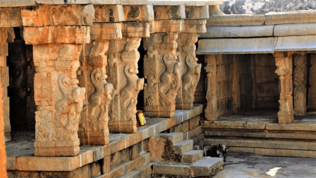 lepakshi-temple-hanging-pillar-1